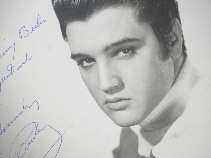 Елвис е жив! 7 факта защо феновете не вярват в смъртта му