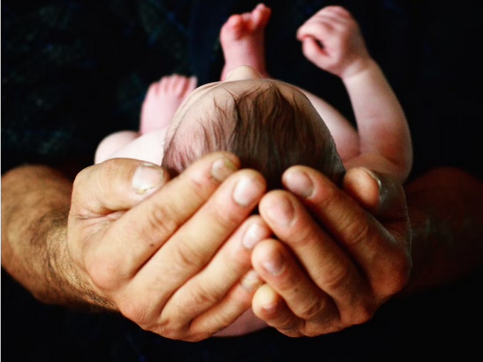 Развръзката за разменените бебета: Ще ти го върна, ако искам, ако не ме съди