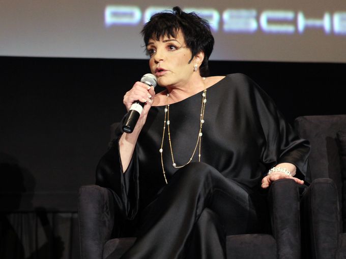 Лайза Минели в инвалидна количка шокира света