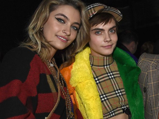 Кара Делевин и Парис Джексън са гаджета?