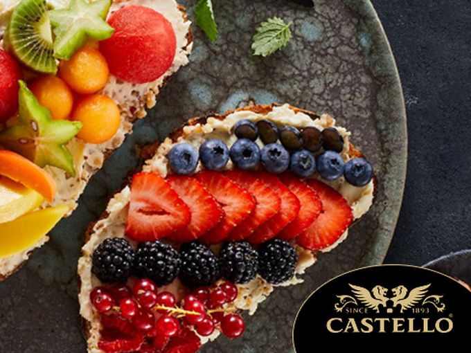 Плодов тост с крема сирене Castello ананас и бадеми