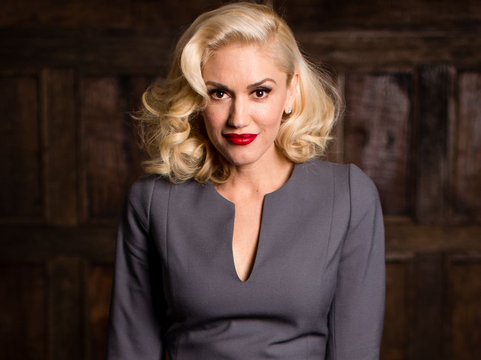 Гуен Стефани храни прасенца (снимка)