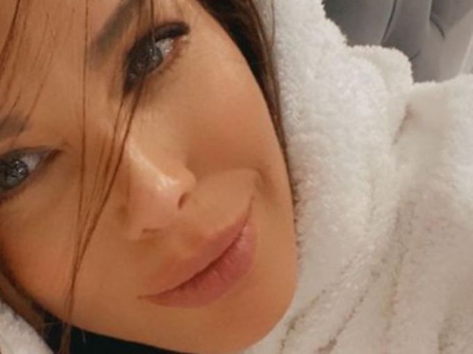 Вижте как Жорж Башур гушка щастливо бебето от Емилия