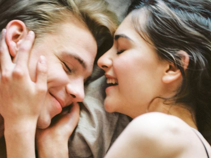 Ерогенните зони на мъжете според зодията - знаеш ли къде да ги докосваш?