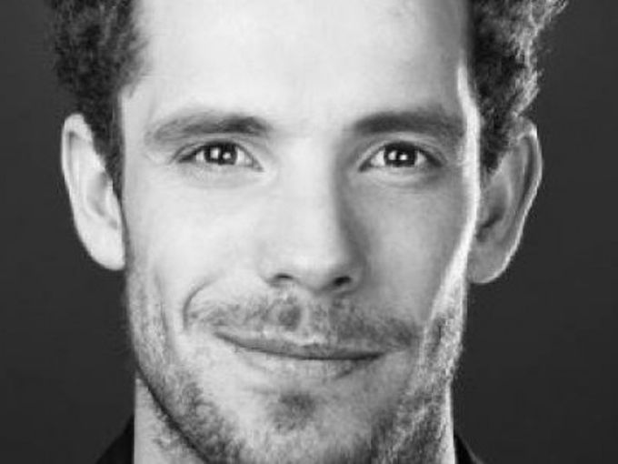 Явор Бахаров останал без работа, театрите се притесняват да го канят