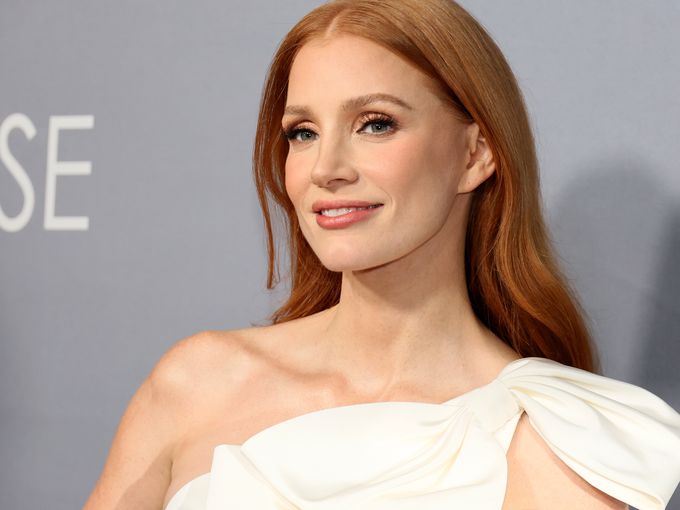 Джесика Частейн за трудното си детство и защо е яла обелки от банани