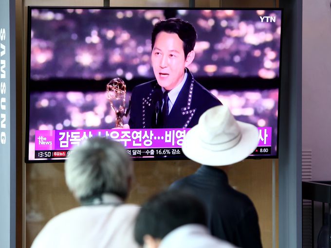 'Игра на калмари' влезе с историческа победа в наградите 'Еми'. Кои са останалите победители на вечерта