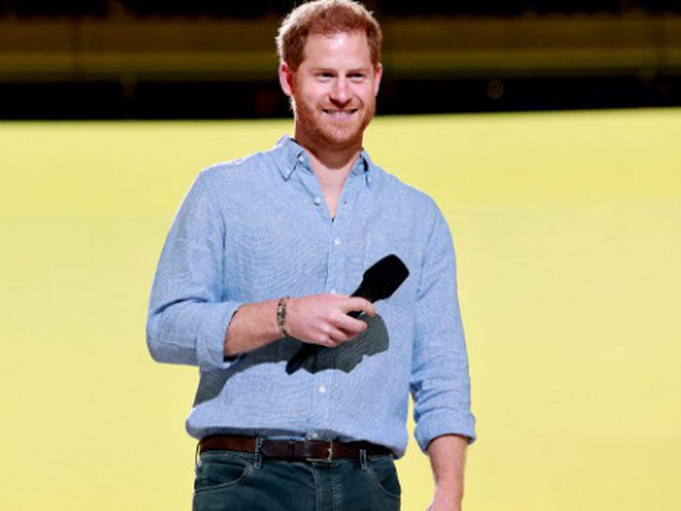 Кралицата е в шок заради мемоарите на Хари, наела си е адвокат!