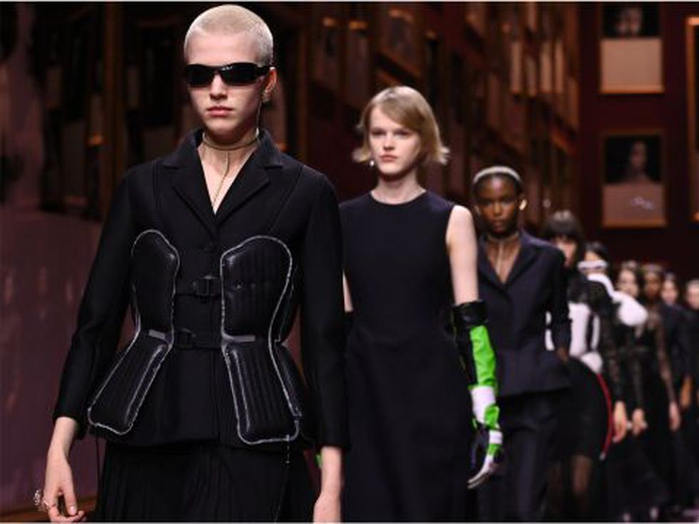 Защото Dior означава класа: красотата на бронежилетките или ревю по време на война