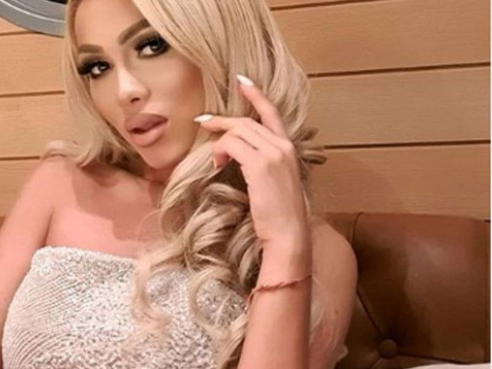 Нора Недкова показва сексапил от Португалия