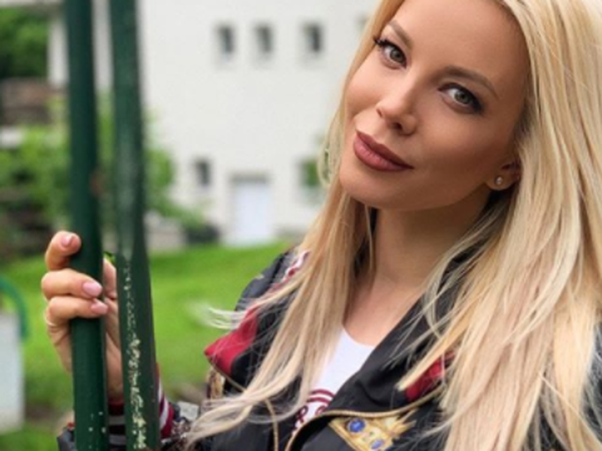Емилия се показа без капка грим (снимка)