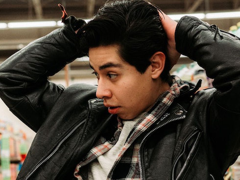 Инфлацията взема къшея хляб от устата на децата ни, вие за политика ми говорите!