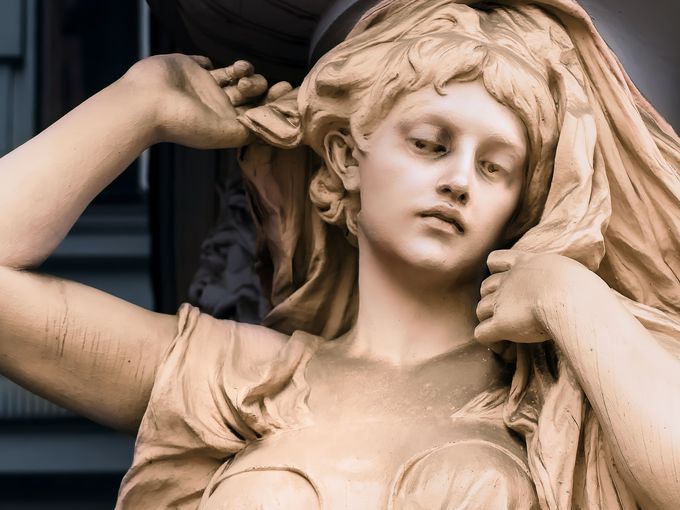 Коя е античната палавница Филенис и какво не знаем за първия наръчник за секс в Древна Гърция