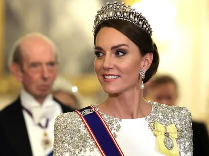 Кейт блесна с роклята на годината и тиарата на Даяна (снимки)