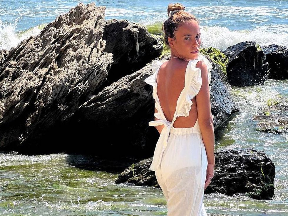 След две деца - Радина Кърджилова показа убийствено тяло на плажа (снимки)