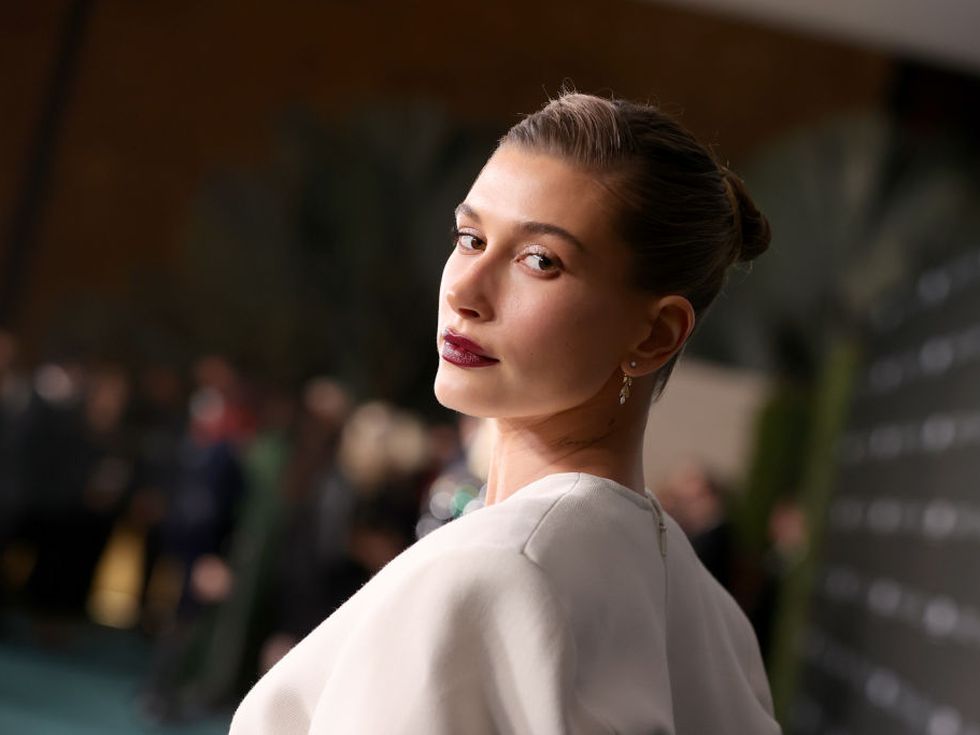 Хейли Бийбър с гореща фотосесия по бельо