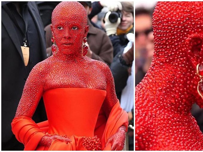 Хипнотизиращо платно от сияйна, многоизмерна и светеща красота: Doja Cat в Schiaparelli
