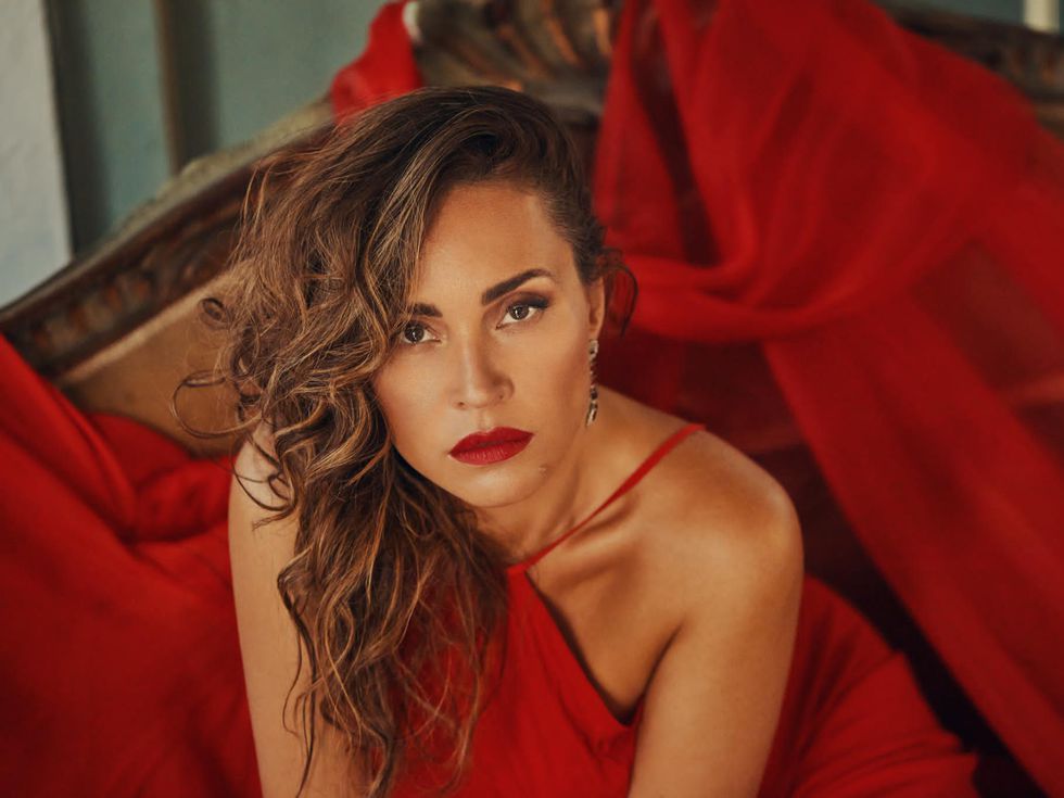 Нов солов албум на Соня Йончева обръща поглед към образа на куртизанката