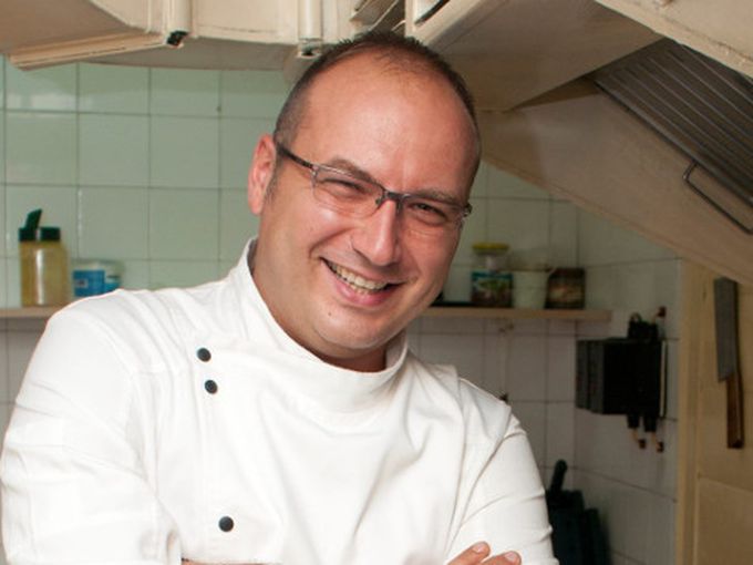 Шеф Иван Манчев отново се носи на крилете на любовта. Вижте коя е тя!