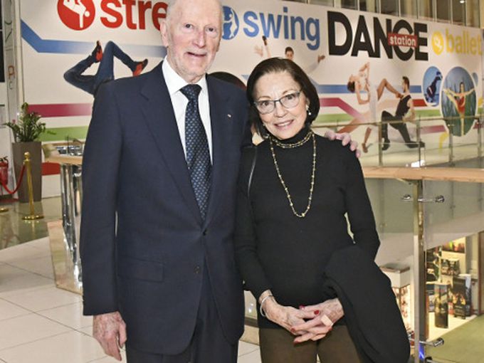 Истинско благородство: Царица Маргарита осинови куче за рождения си ден