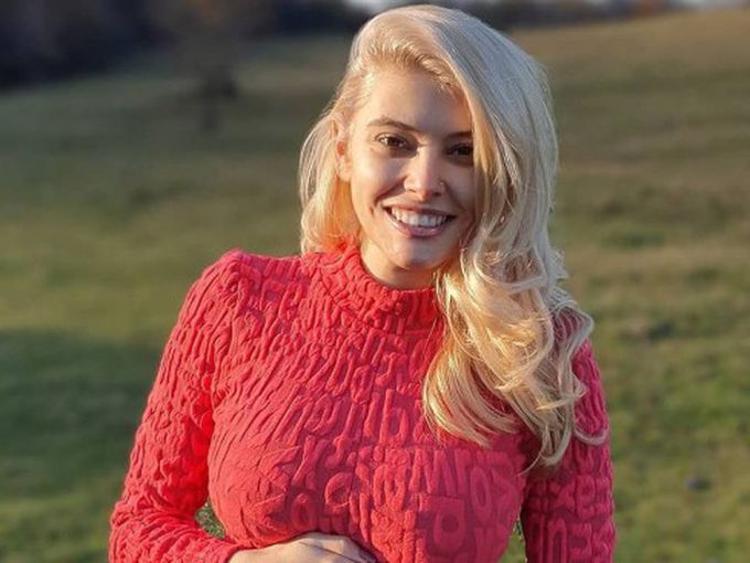 Ева Веселинова с първа фотосесия на близнаците (видео)