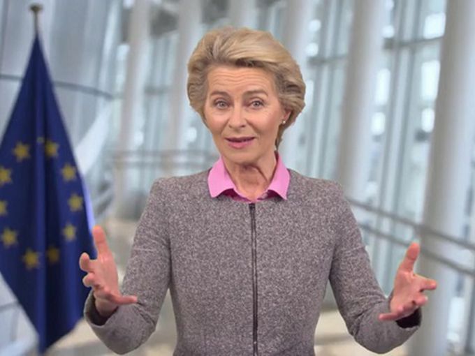 За стола на една жена с характер: Урсула фон дер Лайнен и усмивките от социалните мрежи