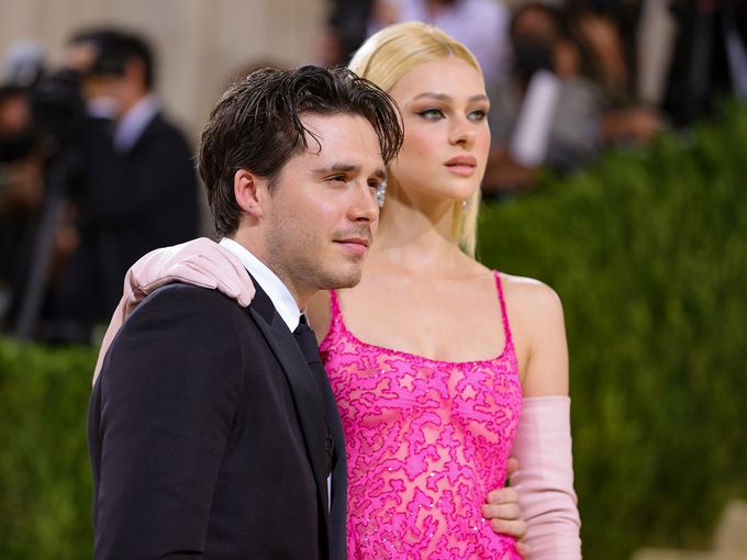 Сватба за милиони: Бруклин и Никола се ожениха, Виктория Бекъм официално е свекърва!