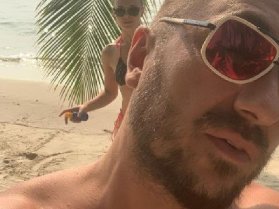 Горещо: Коцето и Надя се щракнаха от домашното джакузи (снимка)