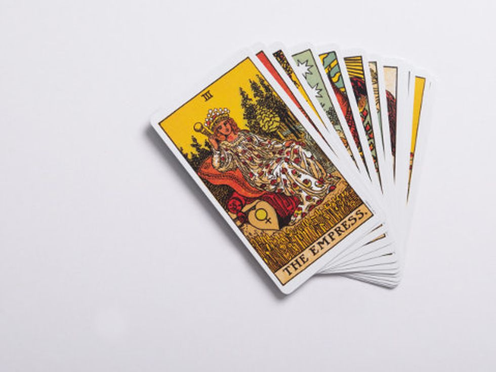 Деви, ето какво казва вашият таро хороскоп за ноември (видео)