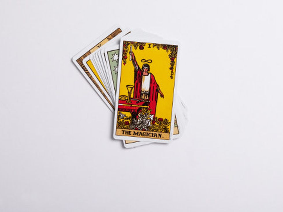 Лъвове, ето какво казва вашият таро хороскоп за декември (видео)