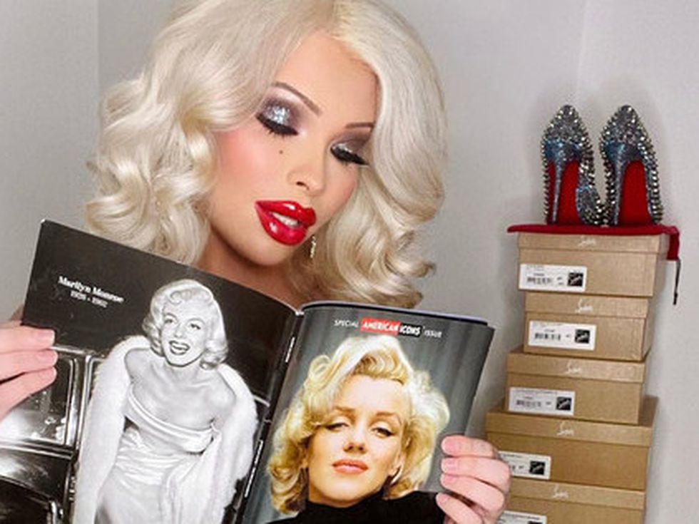 Тя похарчи 100 хиляди лева, за да стане копие на Мерилин Монро (снимки)