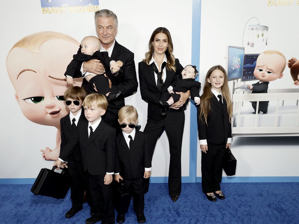 В очакване на 7-то дете: Ето как Алек и Хилария отпразнуваха неговия 64-и рожден ден!