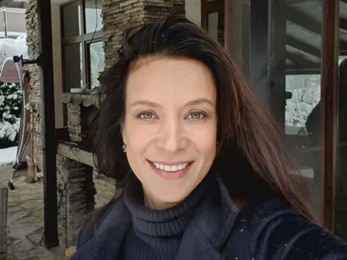 Яна Маринова призна: Връзката на родителите ми ме унищожаваше