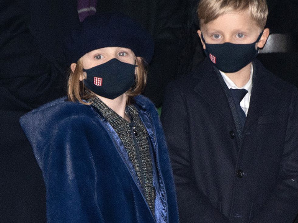 Принц Жак и принцеса Габриела подпалиха лодка (снимки)