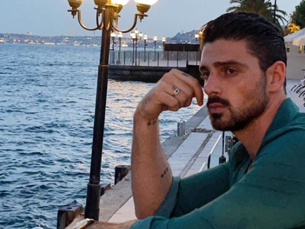 Актьорът Микеле Мороне засне наш уличен музикант в подлеза на НДК