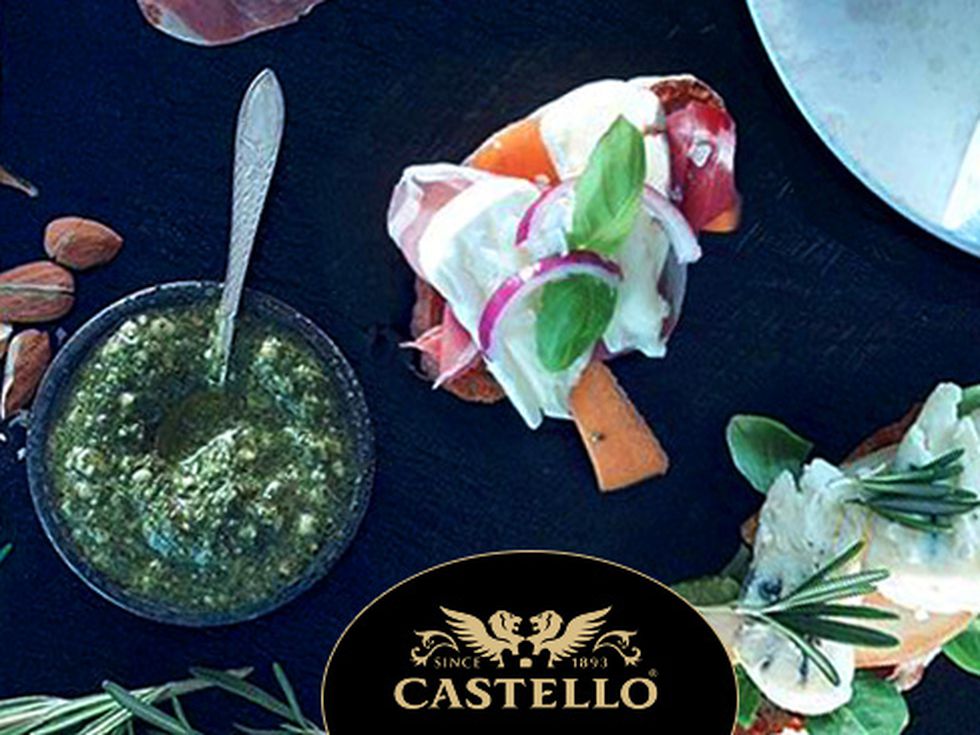 Кростини със сирена Castello®