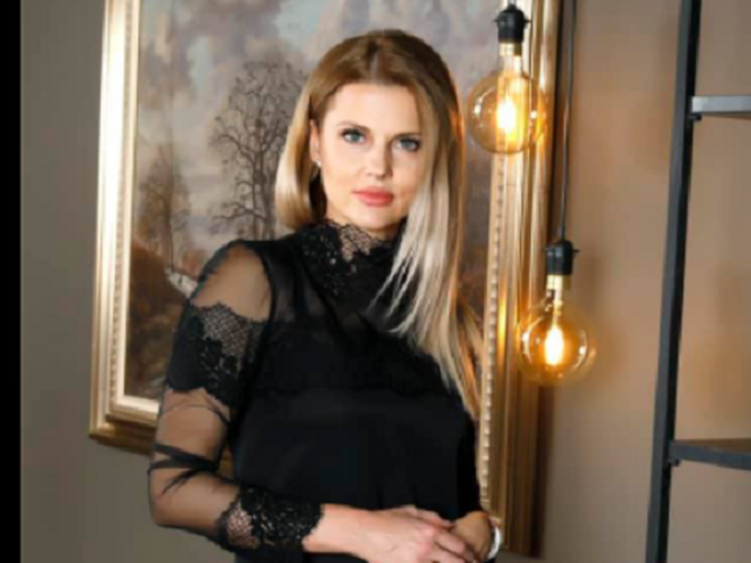 Вдовицата на Шарлопов стана на 44. Духна свещичките по бельо!