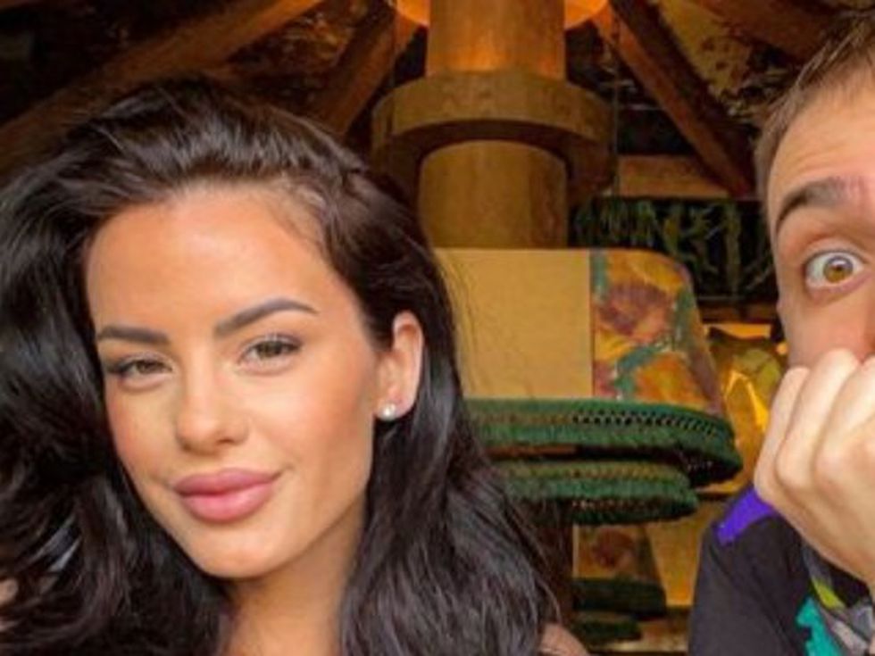 Цвети на Криско отново му е набрала, заплашва го, че ще го напусне