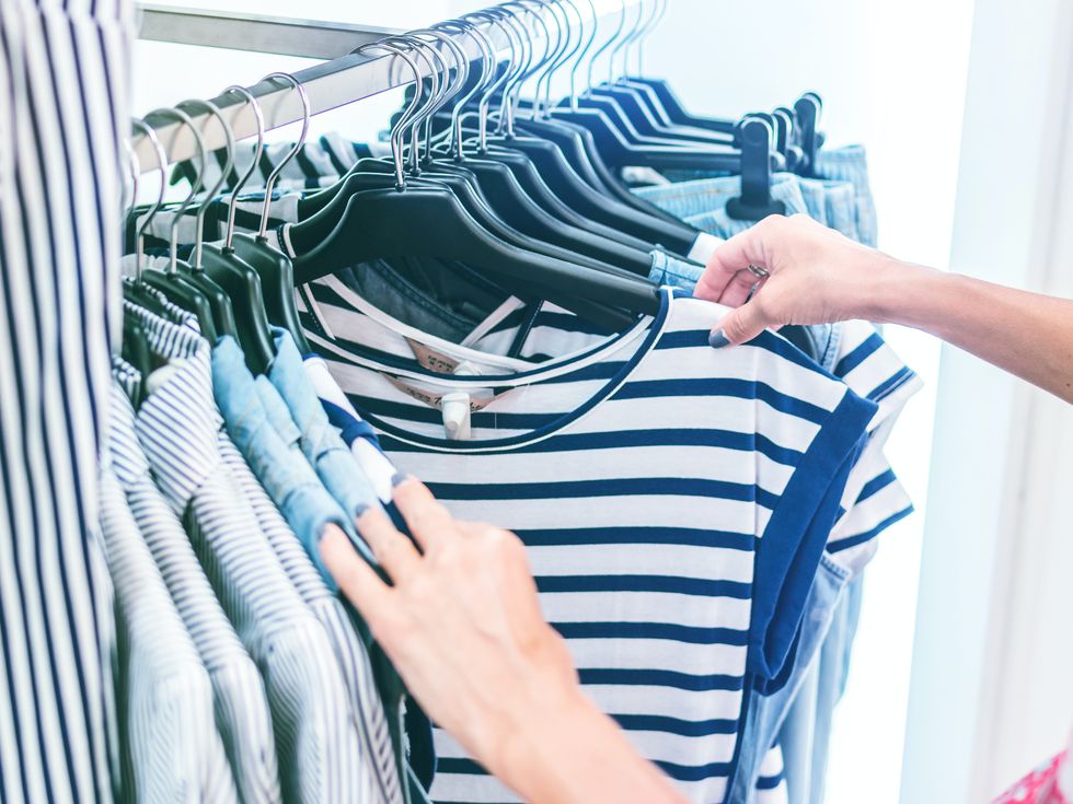 Близнаци, днес ви е ден за покупки, Везни не правете никакви компромиси днес