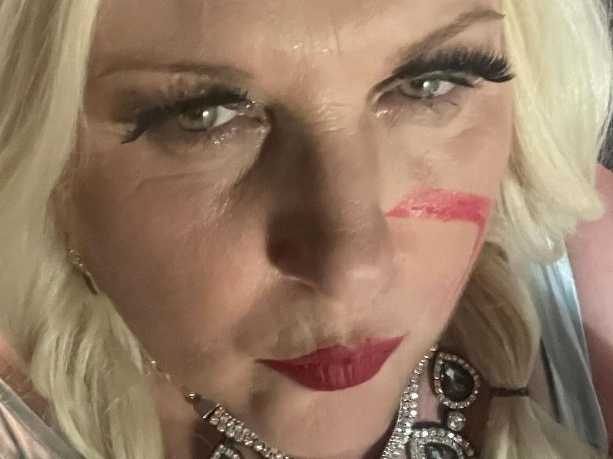 Албена Михова вярва в духове и лично се е срещала с извънземни