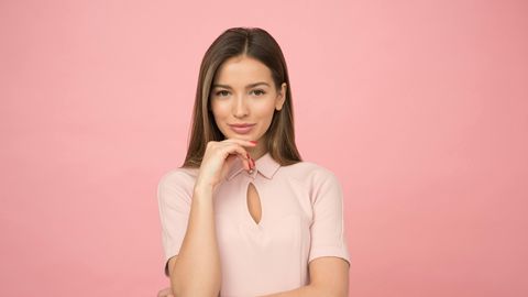 Дали стереотипът че избраницата на богаташа задължително е по млада от