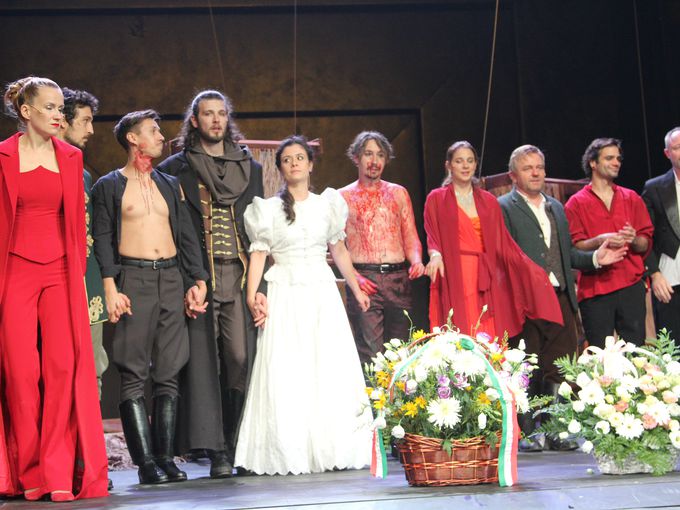 Националният театър на Будапеща с приза на фестивала „Сцена на кръстопът”