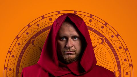 В третия епизод на Traitors Игра на предатели отношенията между предателите се