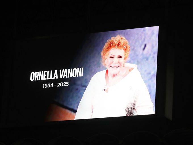 Гласът, който Италия ще помни завинаги: Отиде си гранд дамата на италианската сцена – Орнела Ванони