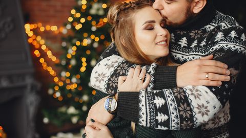 Първата седмица на декември 2025 носи топлина очакване и нежно