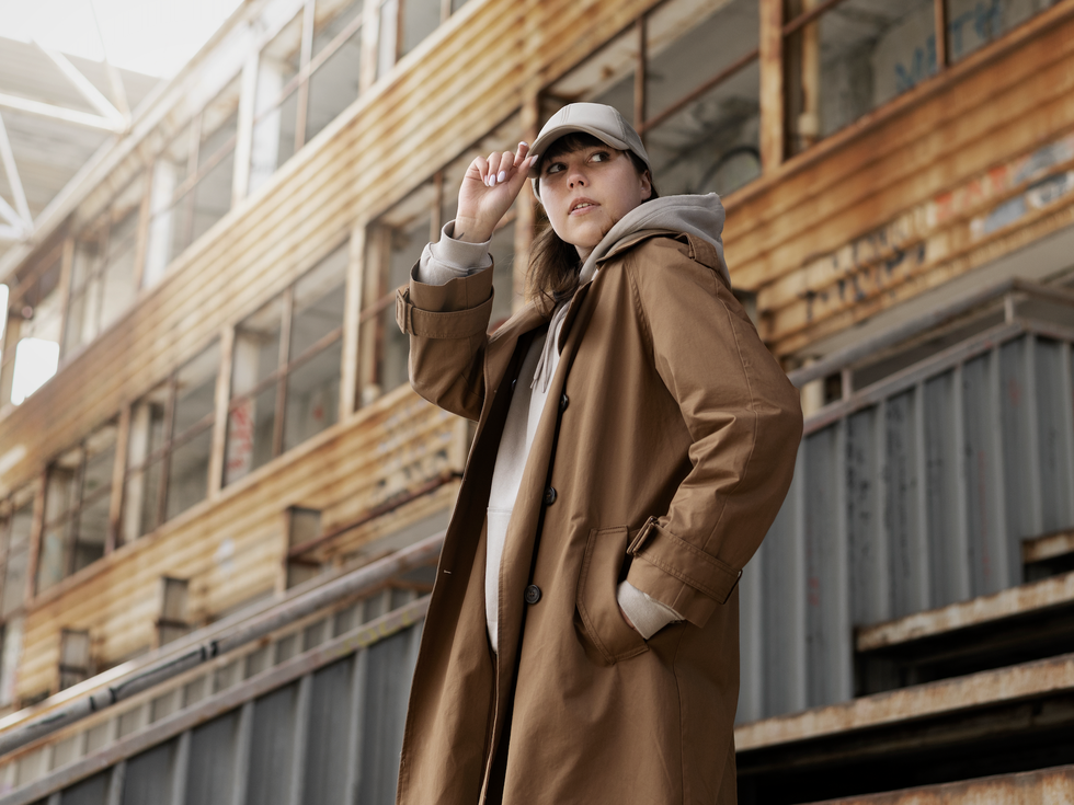 Французойките вече не носят бежови тренчкоти: Ето какво избират за пролет 2026