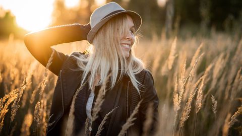 Милениалите се радват тъй като нова носталгична тенденция възражда модата