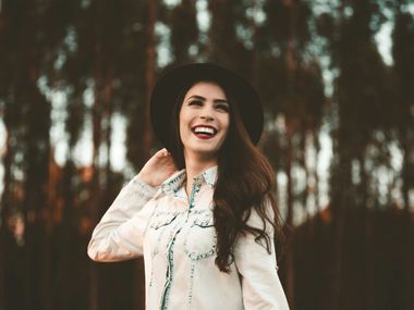 Месечен хороскоп за всички зодии за април 2026 г.