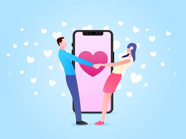 По-щастливи ли са двойките, които се срещат на живо, от тези, които се запознават онлайн?