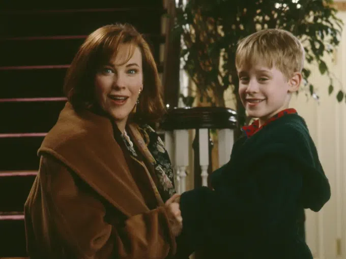 Вижте как изглеждат Кевин и майка му 35 години след „Сам вкъщи“